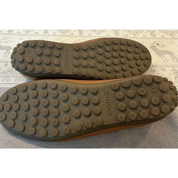 Vionic Women's Loafer - Picture 5 of 8